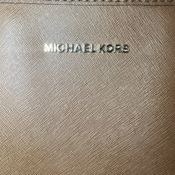 USED ONE TIME- Chocolate Brown Large Michael Kors Shoulder Bag - Picture 2 of 10